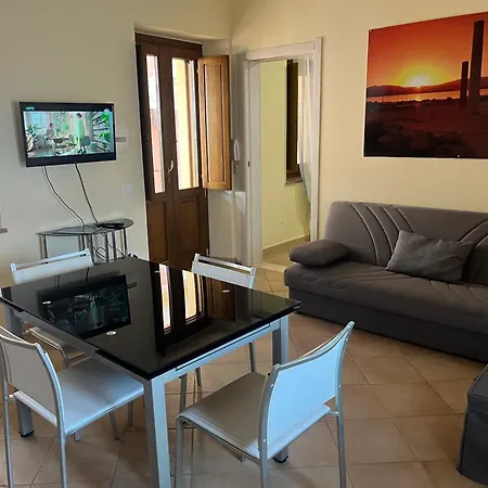 Vakantiehuis Donna Giovanna Giardino Privato Vicino Spiagge Pula