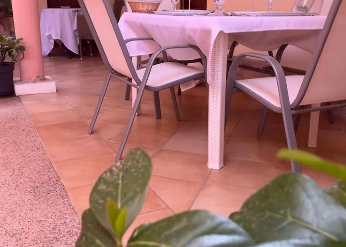 Donna Giovanna Giardino Privato Vicino Spiagge * Pula