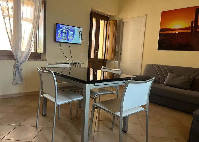 Donna Giovanna Giardino Privato Vicino Spiagge Tatil Evi Pula